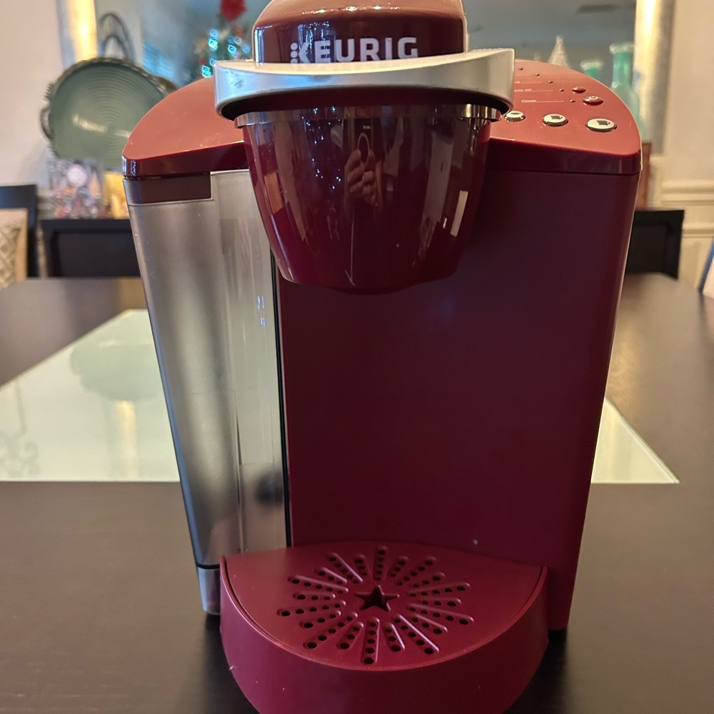 Keurig Burgundy Single K-Cup Pod Coffee Brewing System